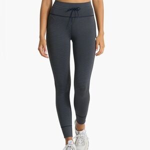 Vuori Black White Grey Striped Daily Performance Leggings Size M EUC